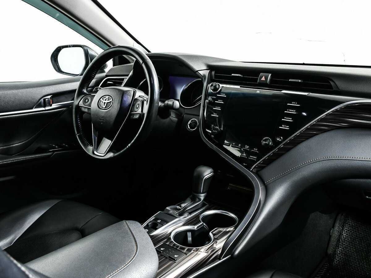 Toyota Camry 2019 года с пробегом. Фото: #8