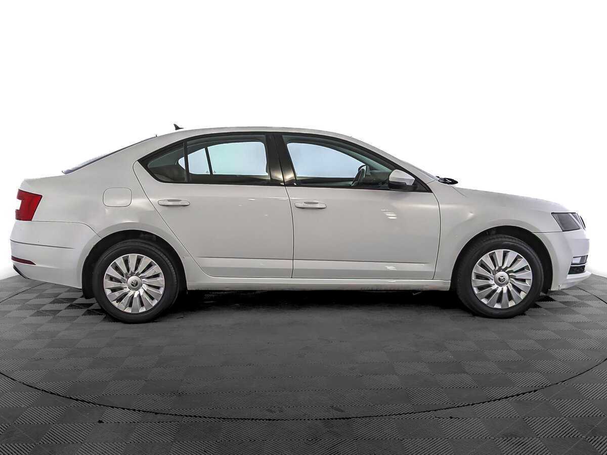 Skoda Octavia 2019 года с пробегом. Фото: #3