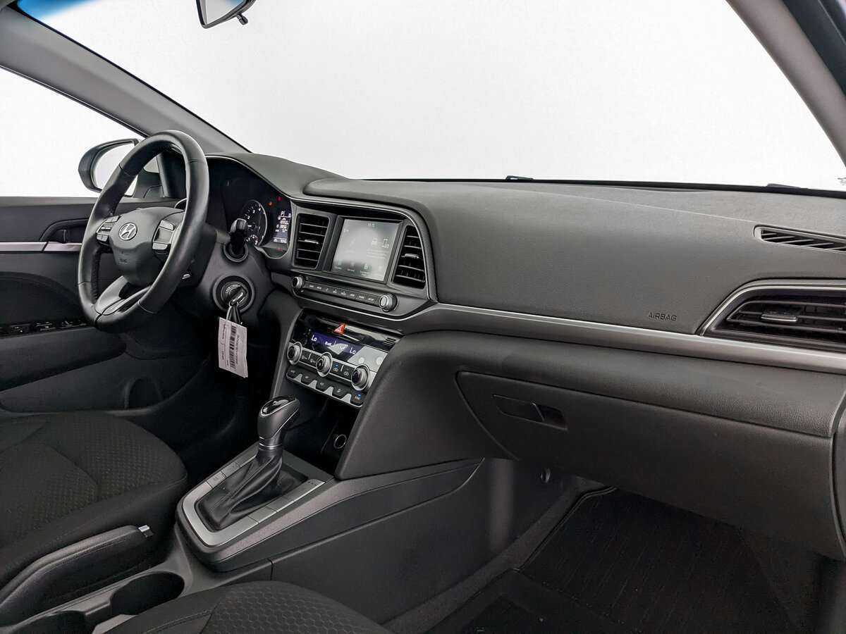 Hyundai Elantra 2020 года с пробегом. Фото: #8