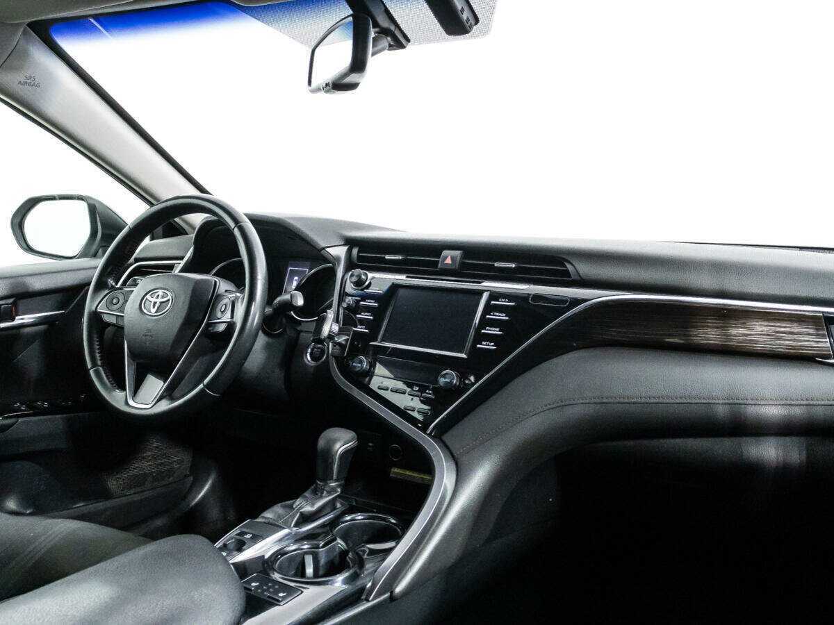 Toyota Camry 2019 года с пробегом. Фото: #8