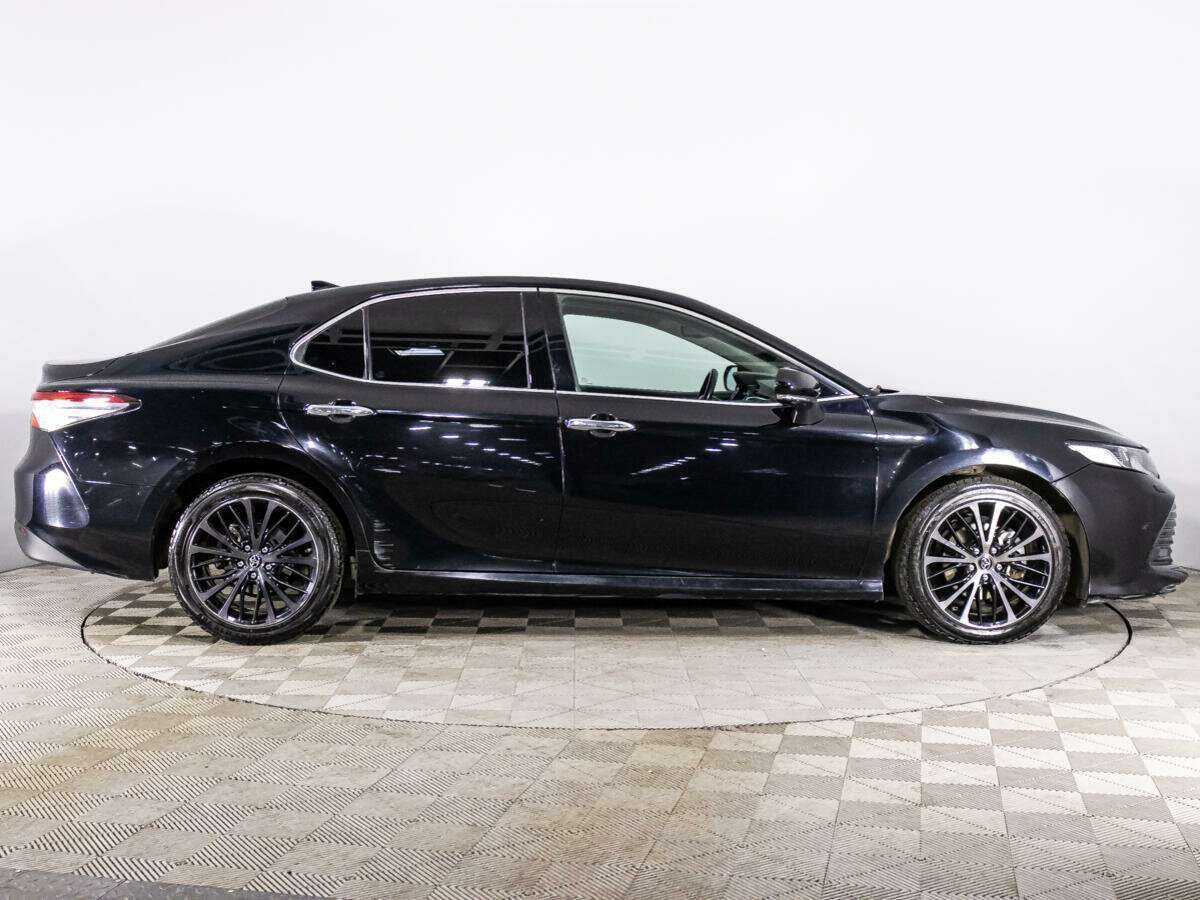 Toyota Camry 2018 года с пробегом. Фото: #3