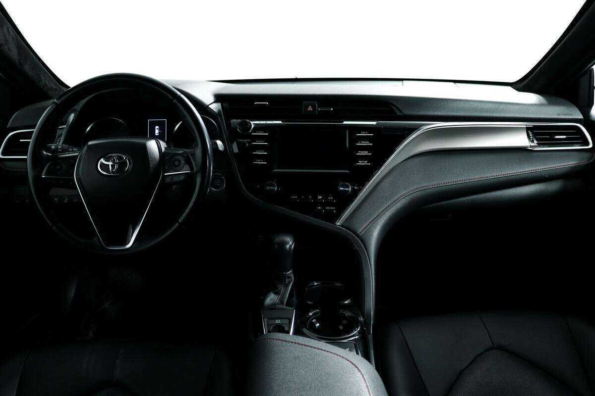 Toyota Camry 2021 года с пробегом. Фото: #10