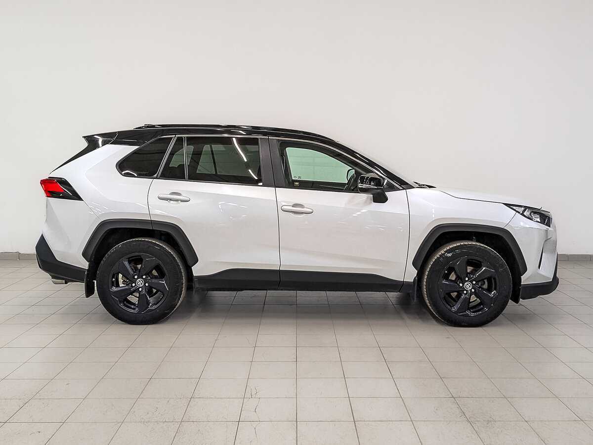 Toyota RAV4 2021 года с пробегом. Фото: #3