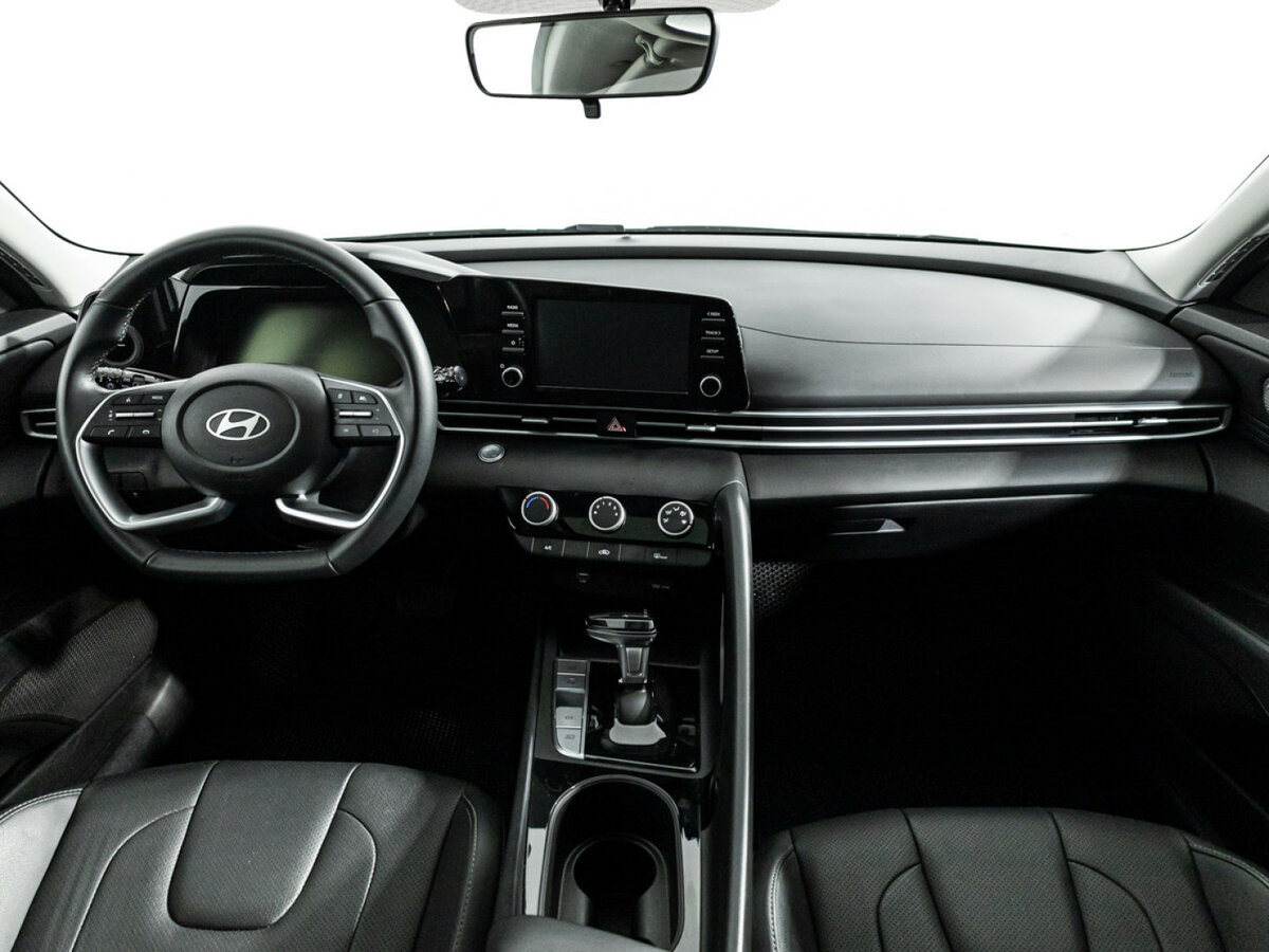 Hyundai Elantra 2023 года с пробегом. Фото: #12