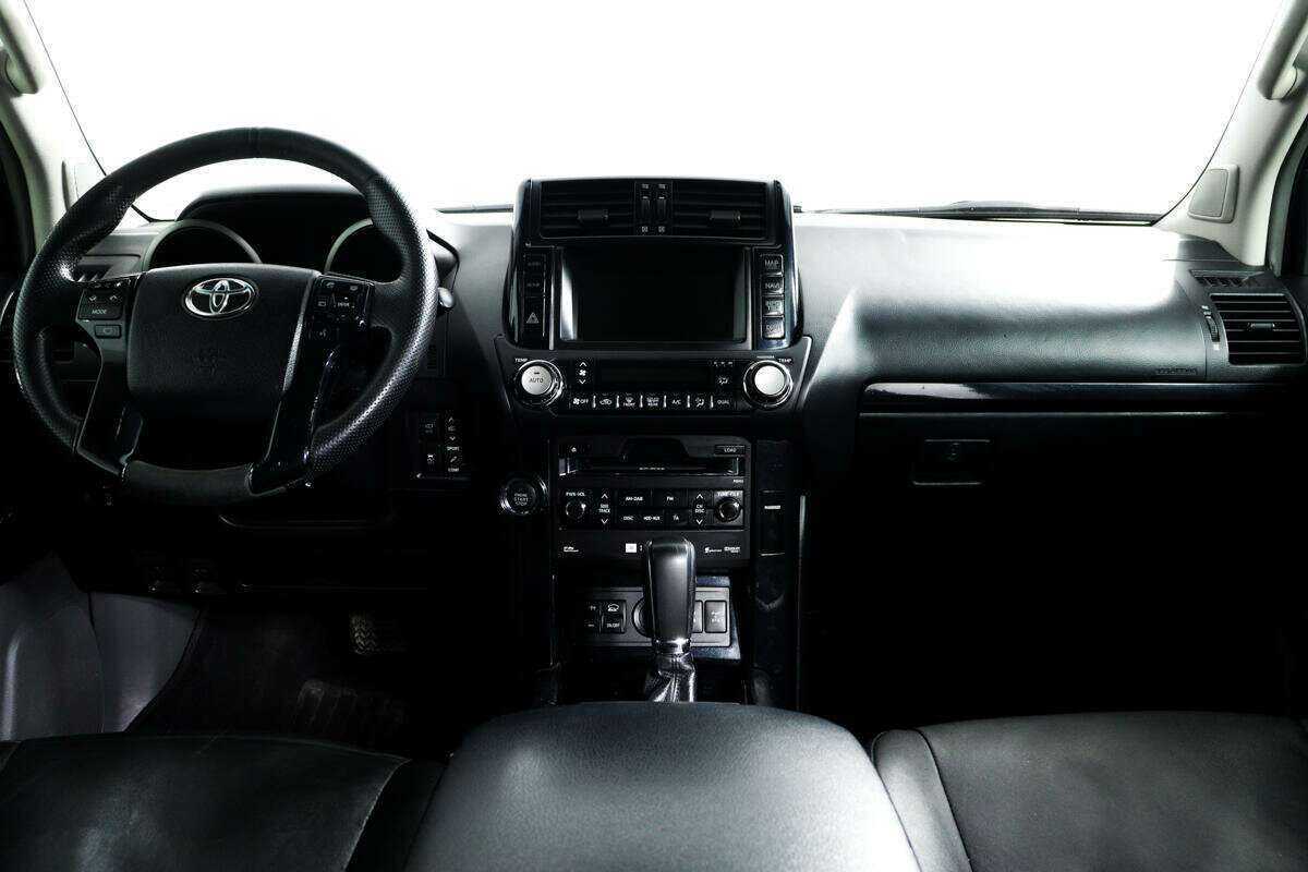 Toyota Land Cruiser Prado 2012 года с пробегом. Фото: #8
