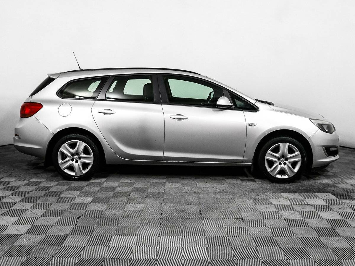 Opel Astra 2013 года с пробегом. Фото: #3