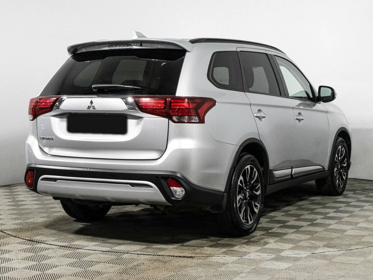 Mitsubishi Outlander 2022 года с пробегом. Фото: #4
