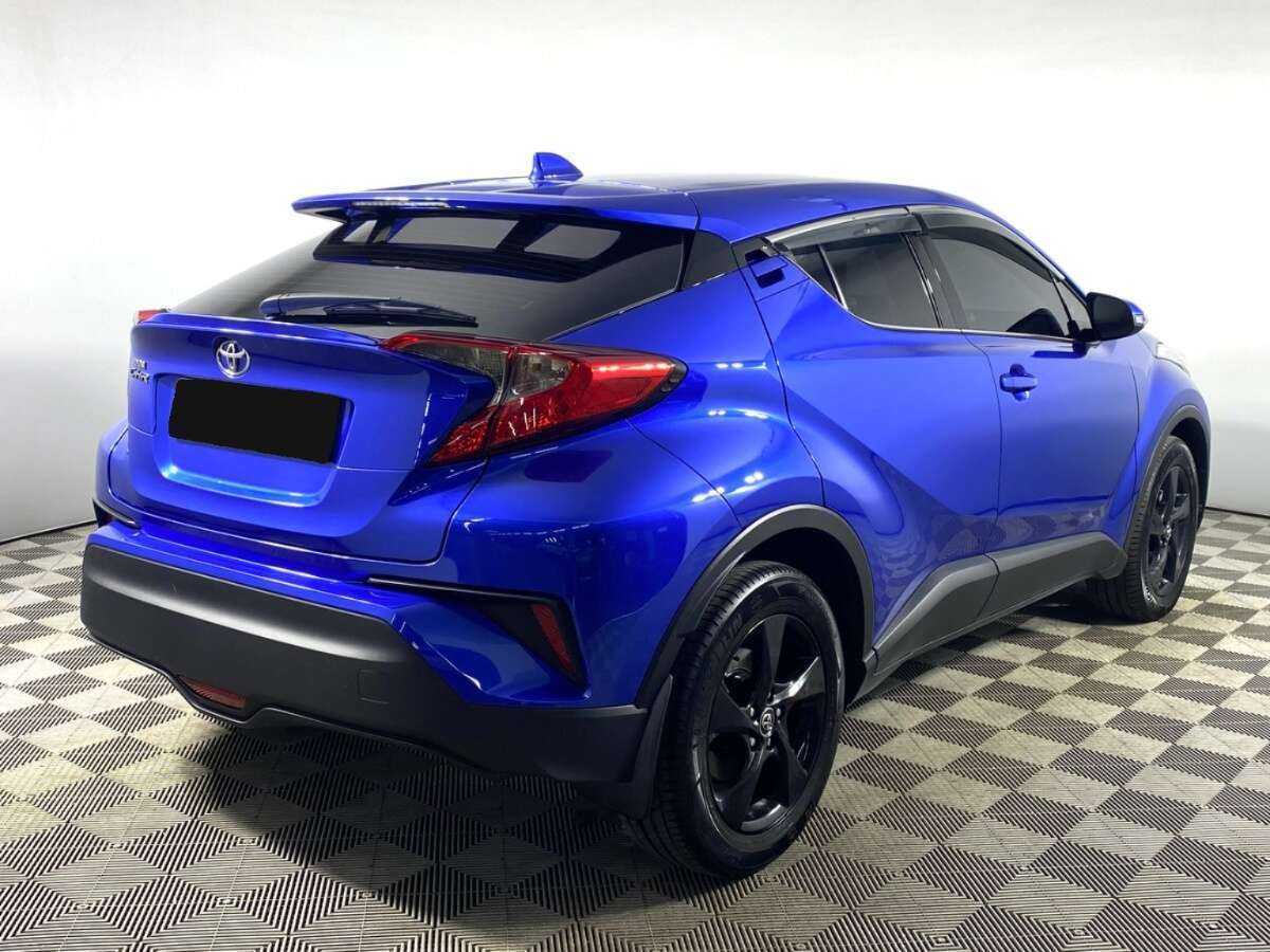 Toyota C-HR 2019 года с пробегом. Фото: #3