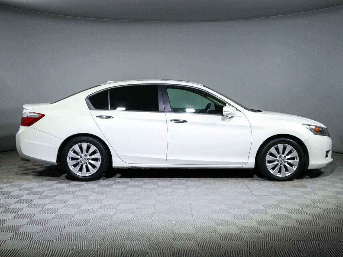 Honda Accord 2012 года с пробегом. Фото: #3