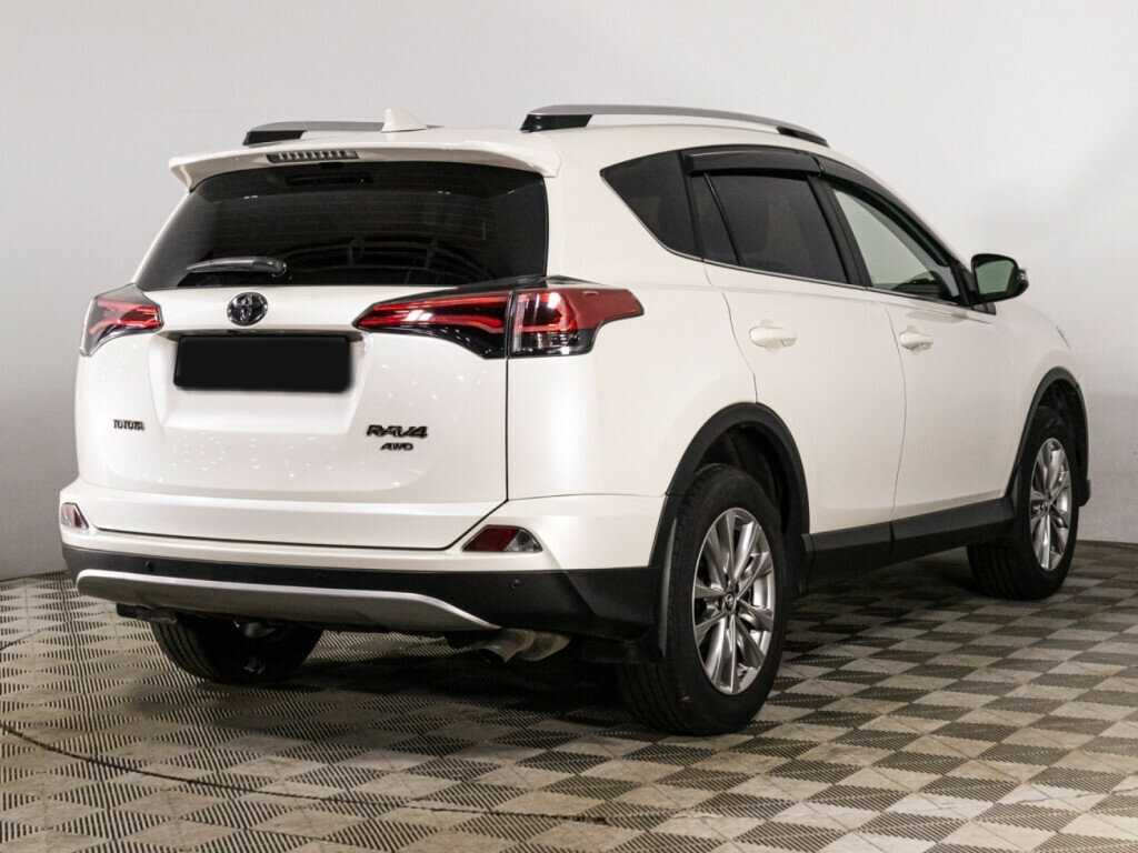 Toyota RAV4 2017 года с пробегом. Фото: #4