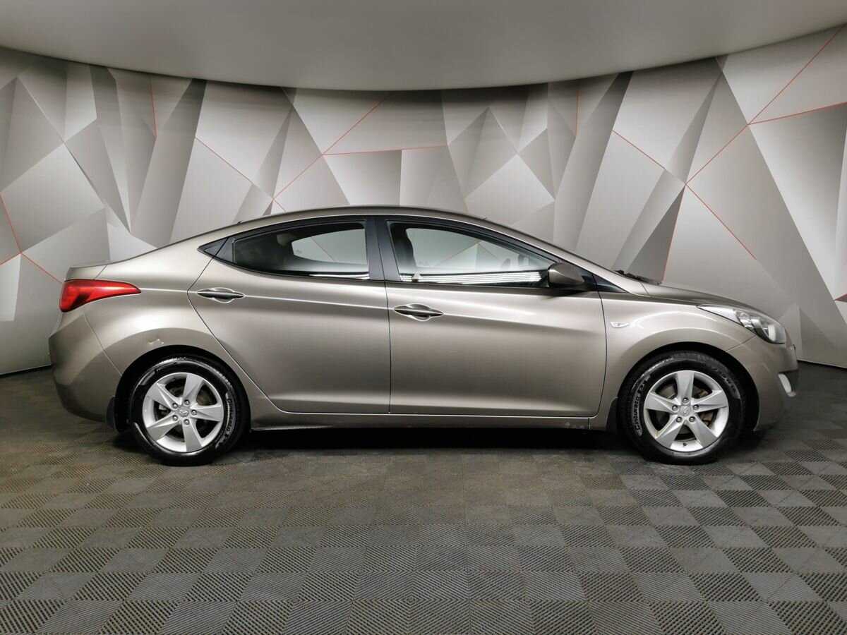 Hyundai Elantra 2012 года с пробегом. Фото: #5