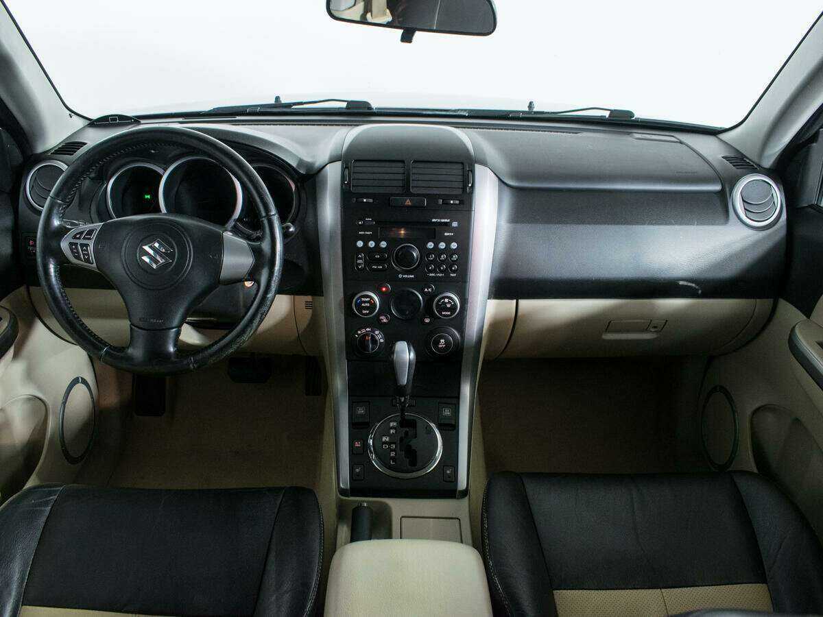 Suzuki Grand Vitara 2013 года с пробегом. Фото: #11