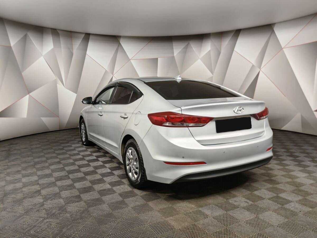 Hyundai Elantra 2018 года с пробегом. Фото: #2