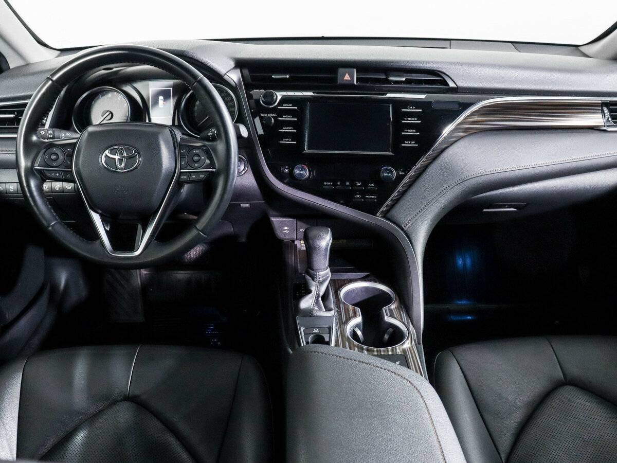 Toyota Camry 2021 года с пробегом. Фото: #11