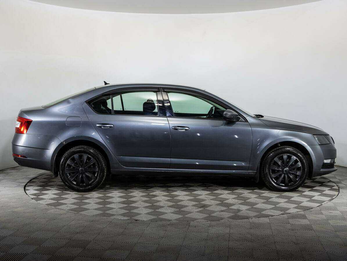 Skoda Octavia 2019 года с пробегом. Фото: #3