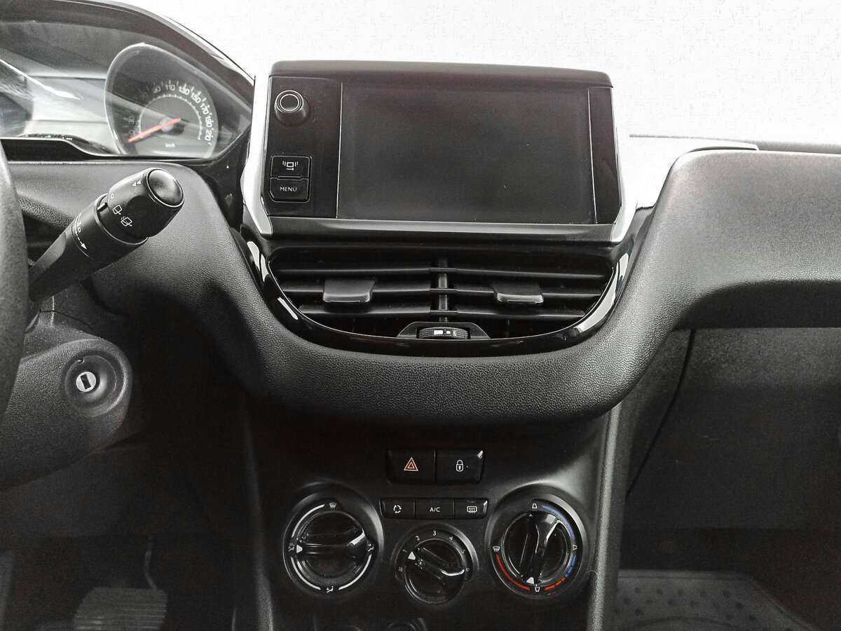 Peugeot 208 2013 года с пробегом. Фото: #12