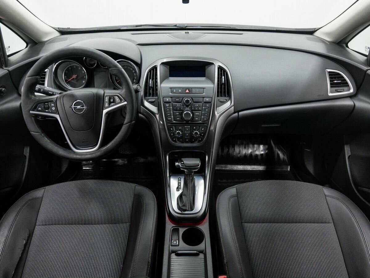Opel Astra 2013 года с пробегом. Фото: #9