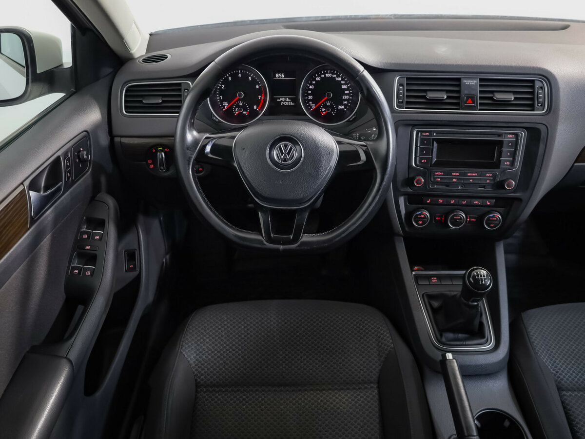 Volkswagen Jetta 2015 года с пробегом. Фото: #8