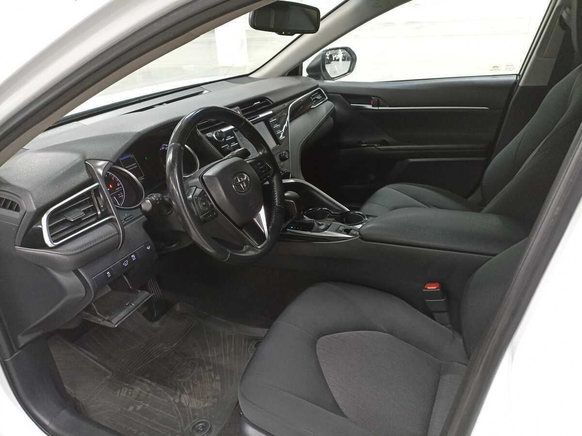 Toyota Camry 2019 года с пробегом. Фото: #15