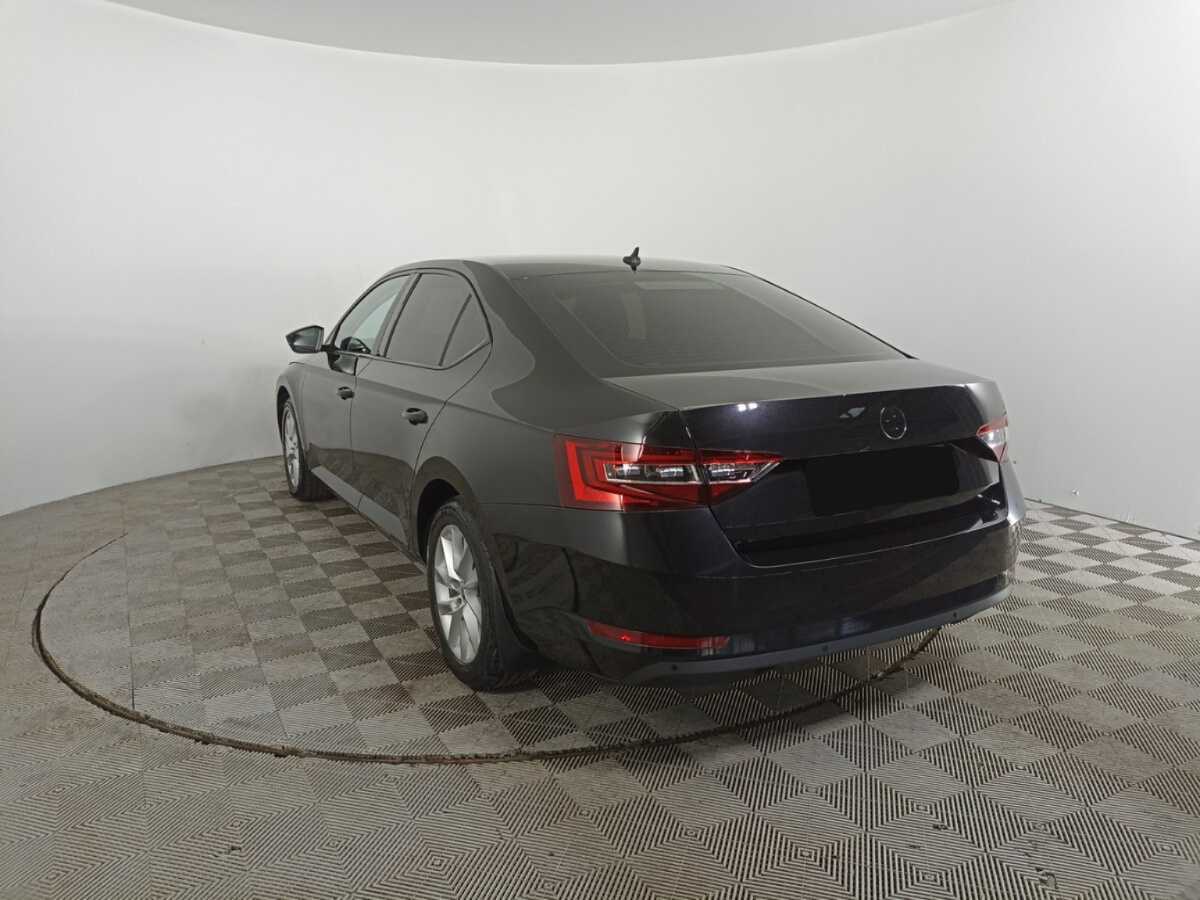 Skoda Superb 2018 года с пробегом. Фото: #6