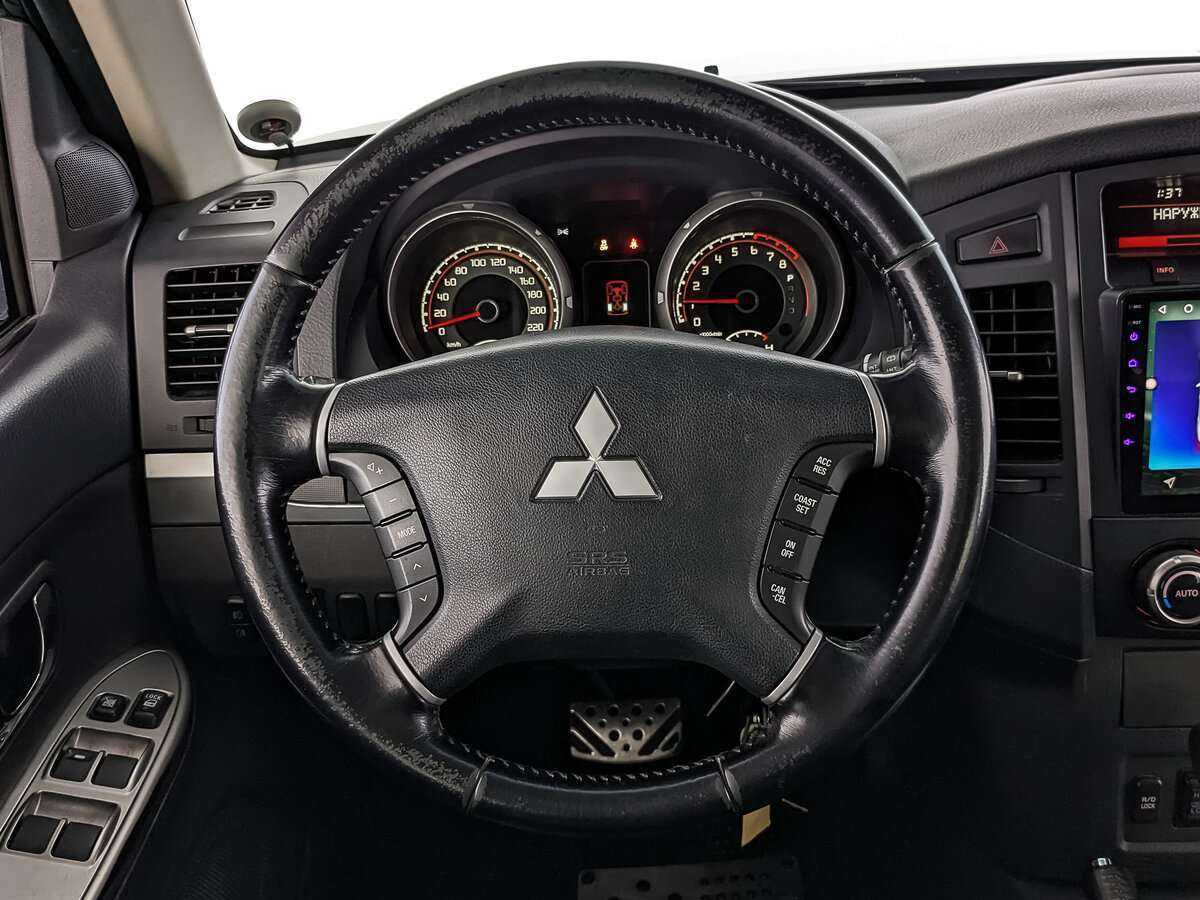 Mitsubishi Pajero 2013 года с пробегом. Фото: #21