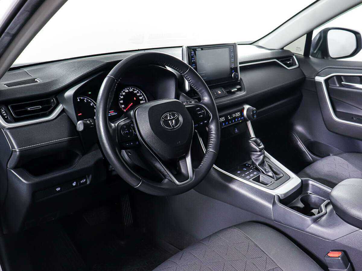 Toyota RAV4 2020 года с пробегом. Фото: #13