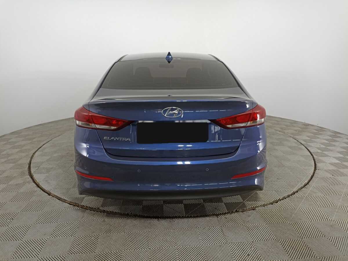 Hyundai Elantra 2018 года с пробегом. Фото: #5