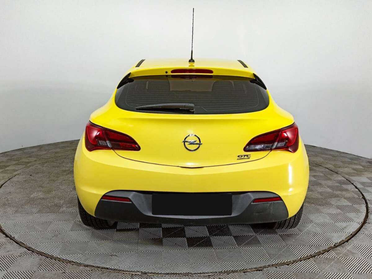 Opel Astra 2014 года с пробегом. Фото: #4