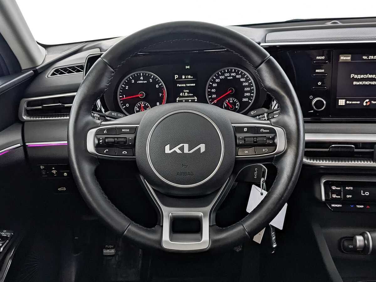 Kia K5 2023 года с пробегом. Фото: #17