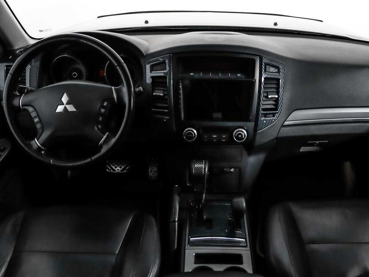 Mitsubishi Pajero 2013 года с пробегом. Фото: #12