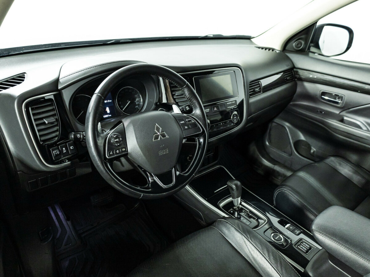 Mitsubishi Outlander 2017 года с пробегом. Фото: #10