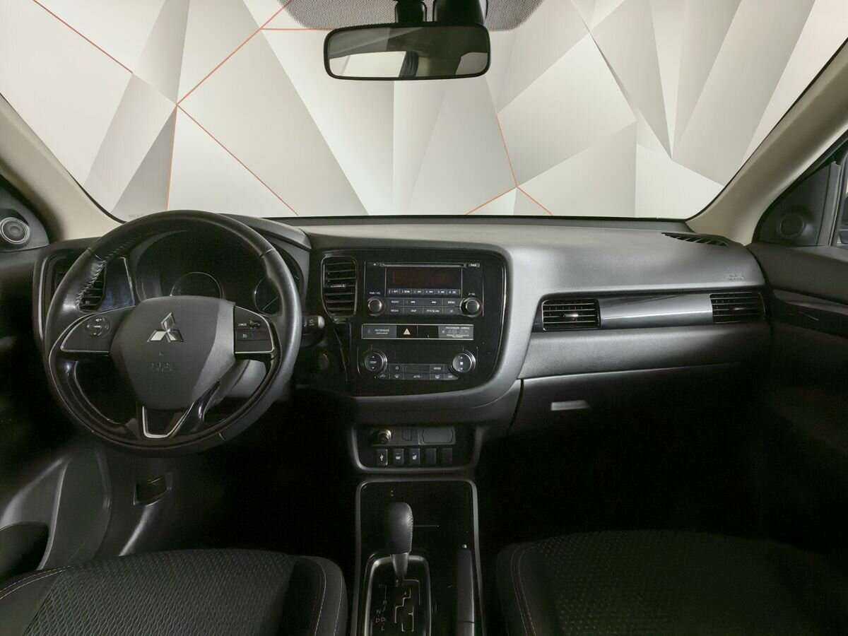 Mitsubishi Outlander 2018 года с пробегом. Фото: #8