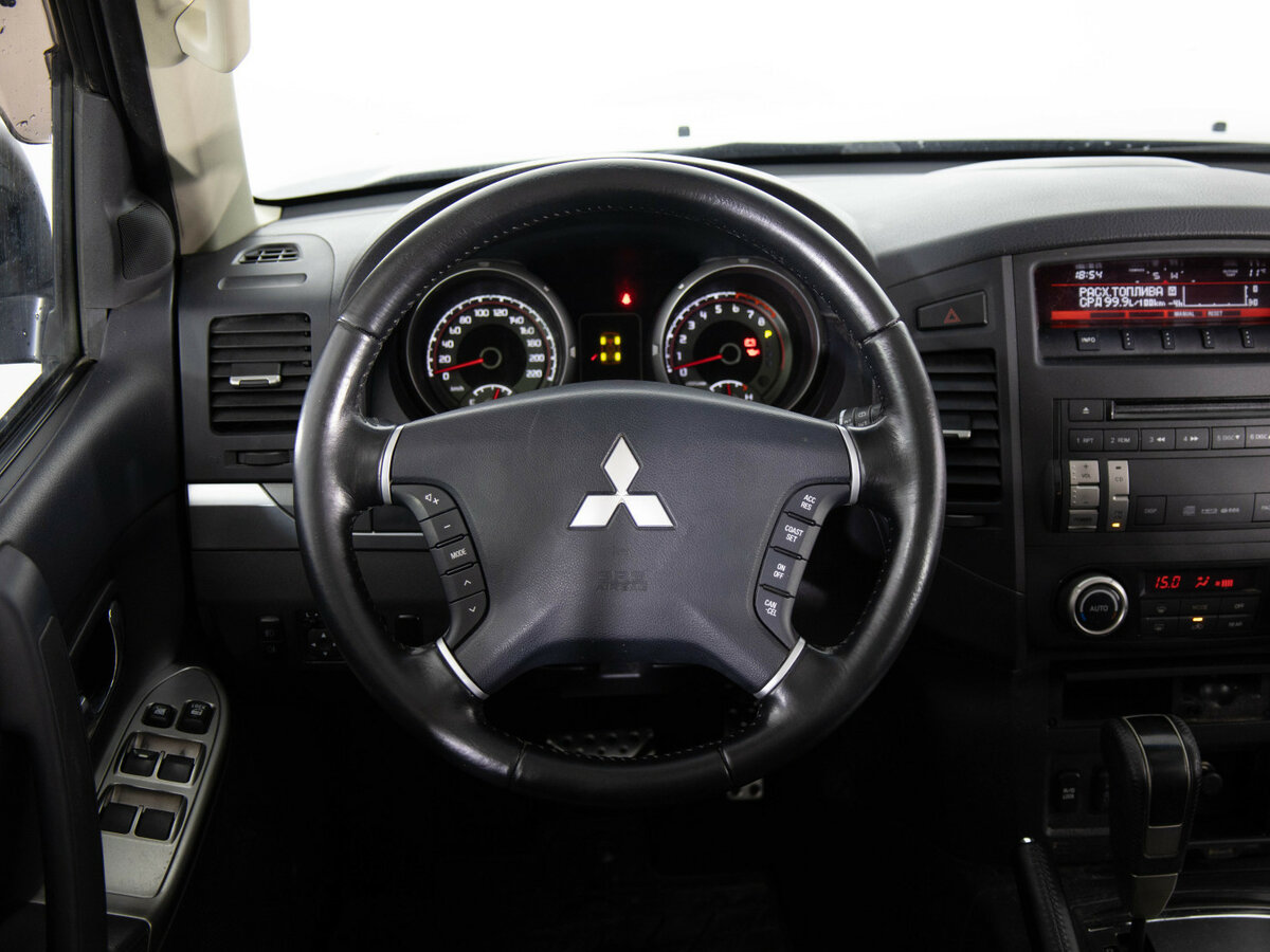 Mitsubishi Pajero 2013 года с пробегом. Фото: #7