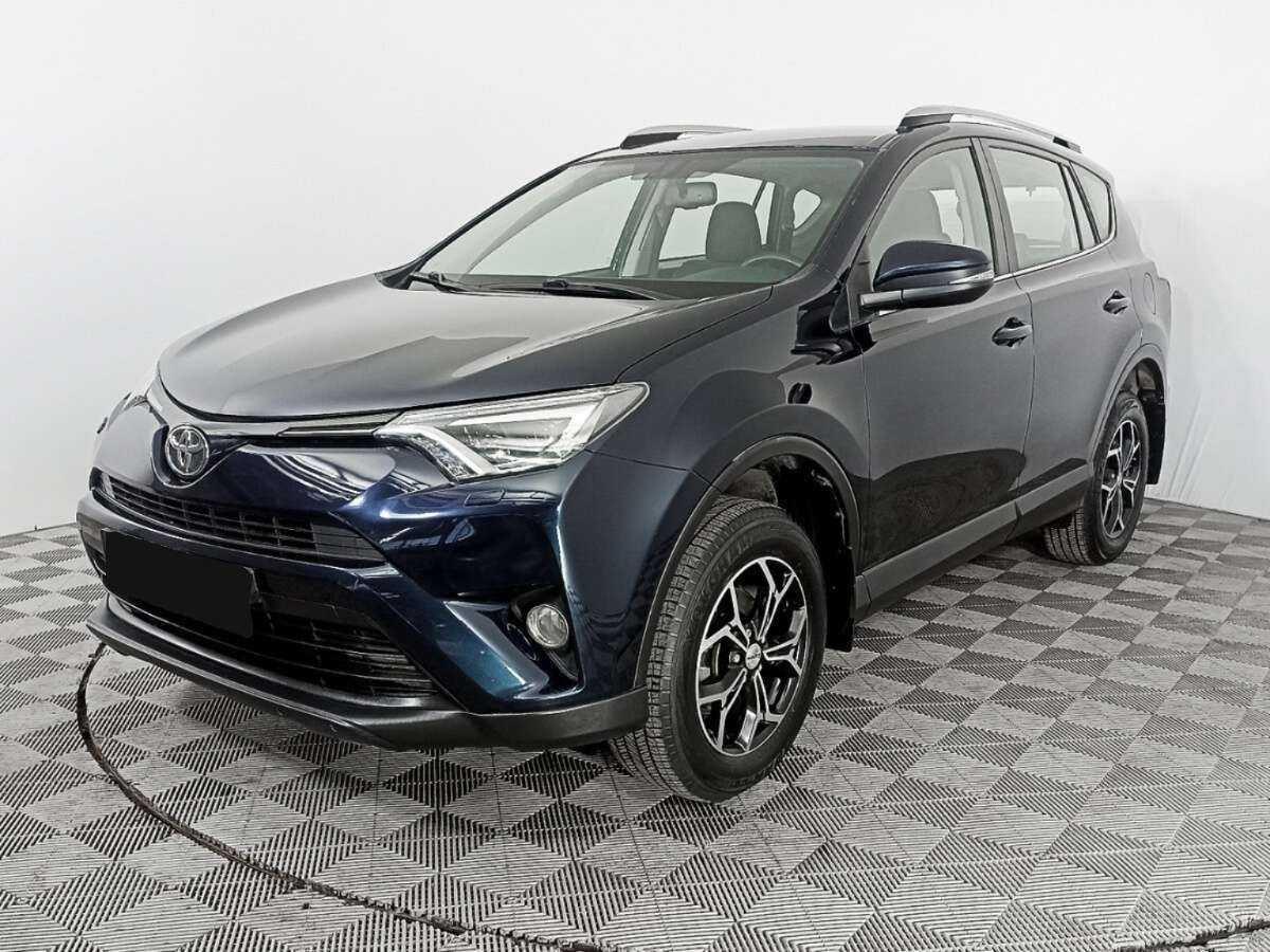 Toyota RAV4 2018 года с пробегом. Посмотреть фото
