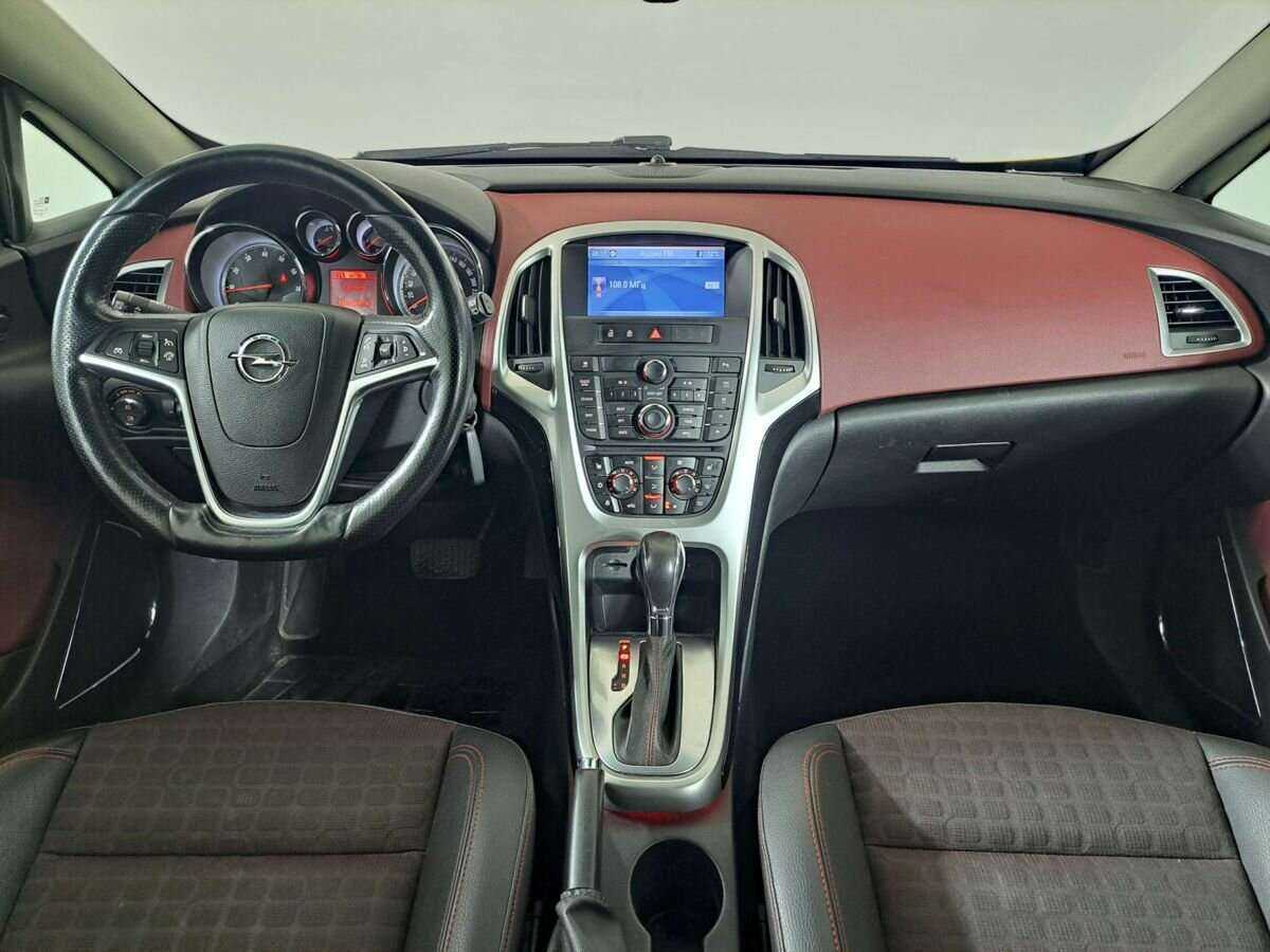 Opel Astra 2013 года с пробегом. Фото: #11