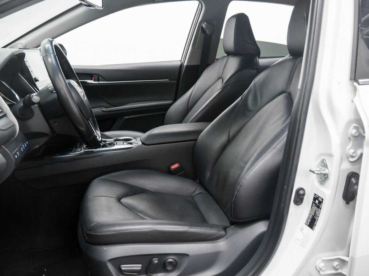 Toyota Camry 2022 года с пробегом. Фото: #14