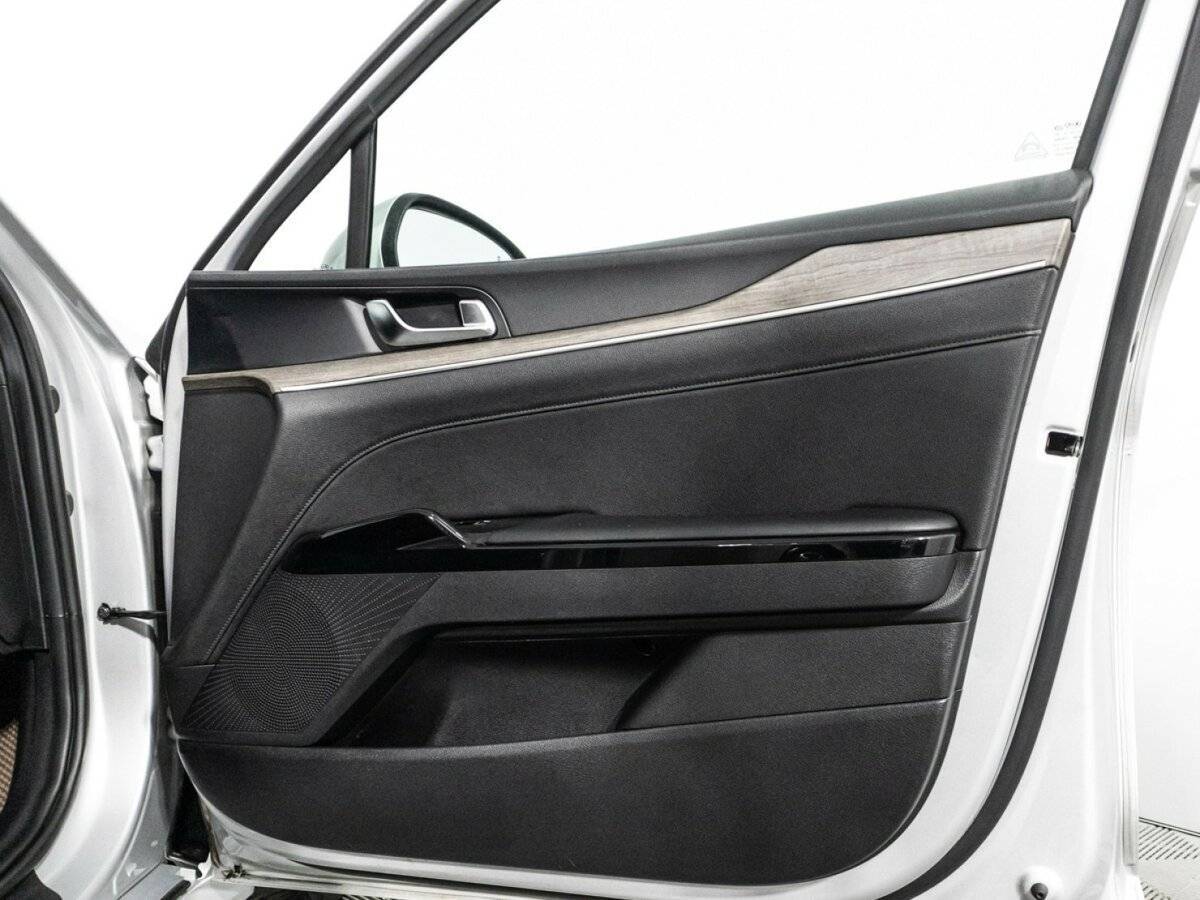 Kia K5 2020 года с пробегом. Фото: #28