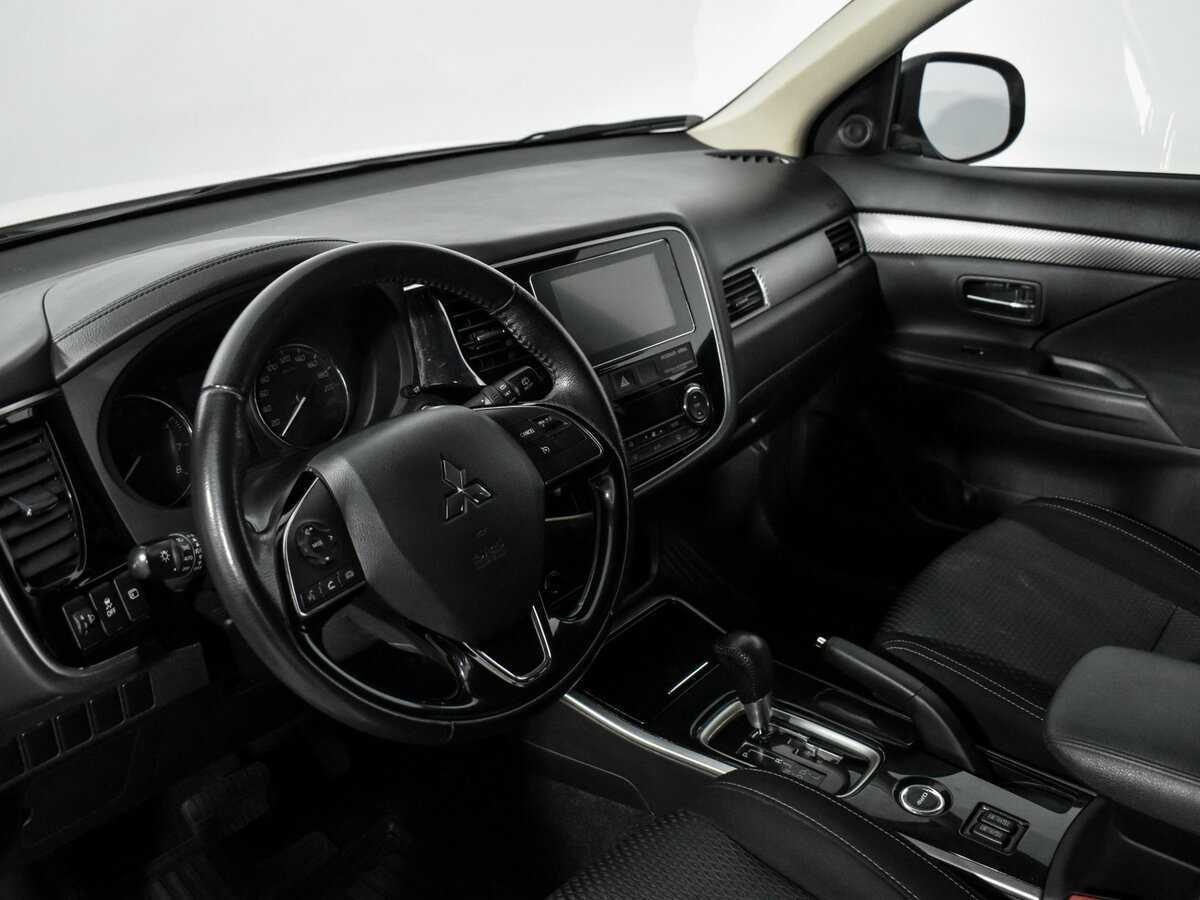 Mitsubishi Outlander 2018 года с пробегом. Фото: #6