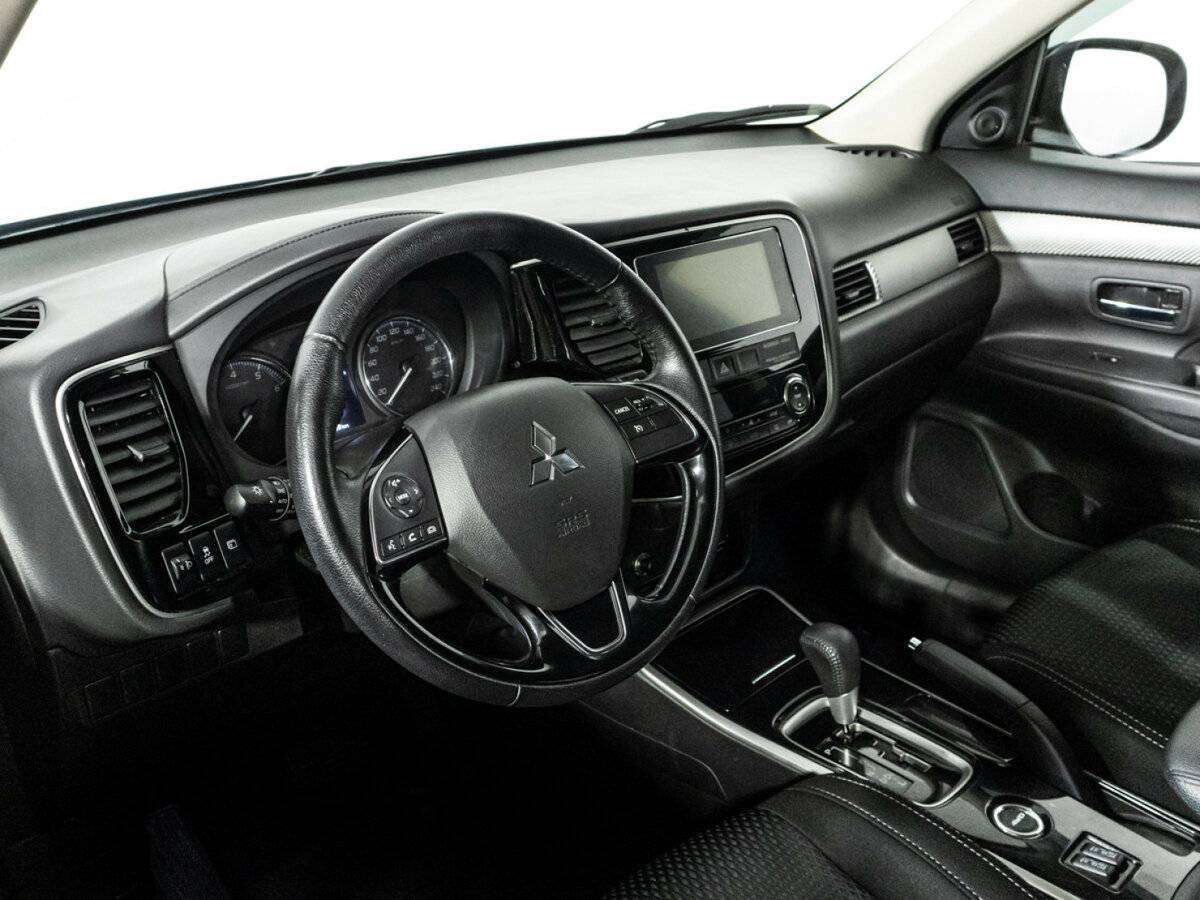 Mitsubishi Outlander 2018 года с пробегом. Фото: #10