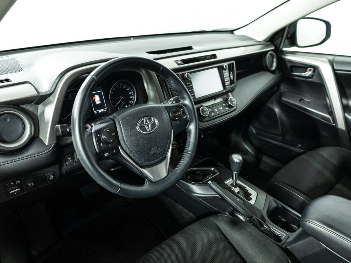 Toyota RAV4 2017 года с пробегом. Фото: #10
