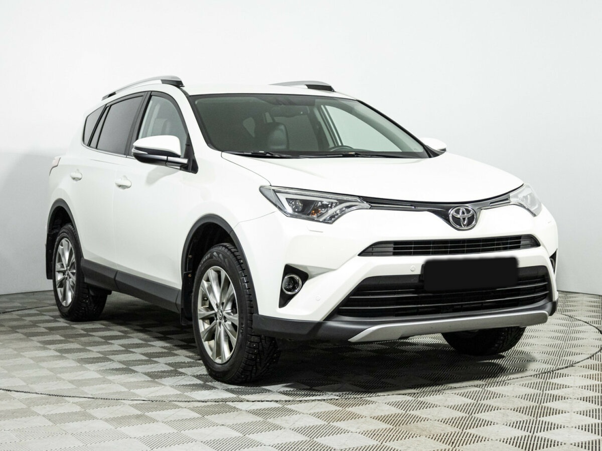 Toyota RAV4 2017 года с пробегом. Фото: #2