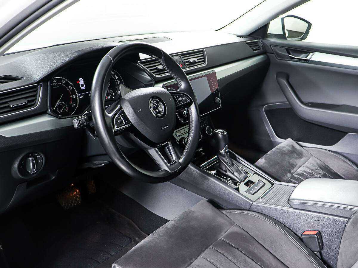Skoda Superb 2017 года с пробегом. Фото: #11