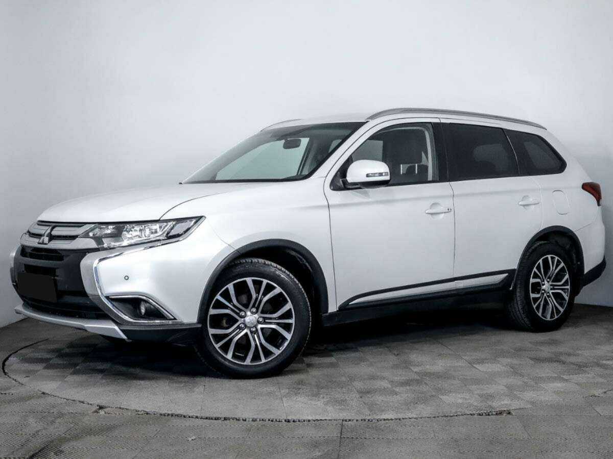 Mitsubishi Outlander 2018 года с пробегом. Посмотреть фото