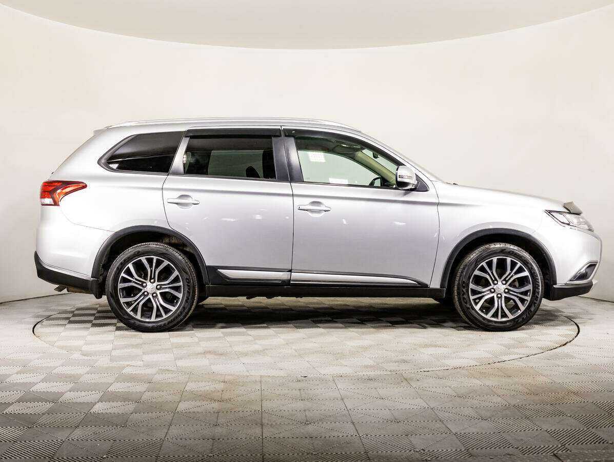Mitsubishi Outlander 2018 года с пробегом. Фото: #3
