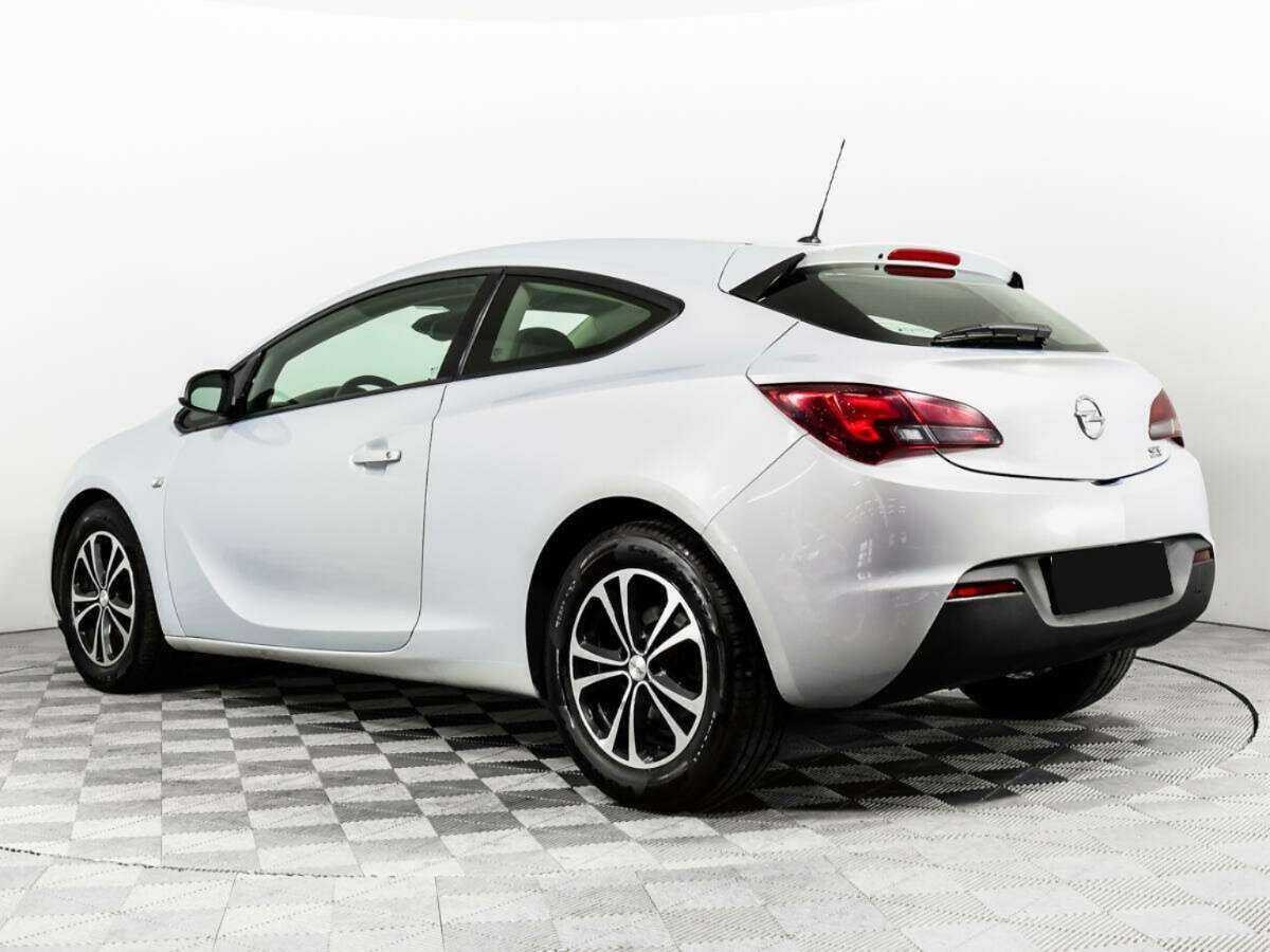 Opel Astra 2012 года с пробегом. Фото: #6