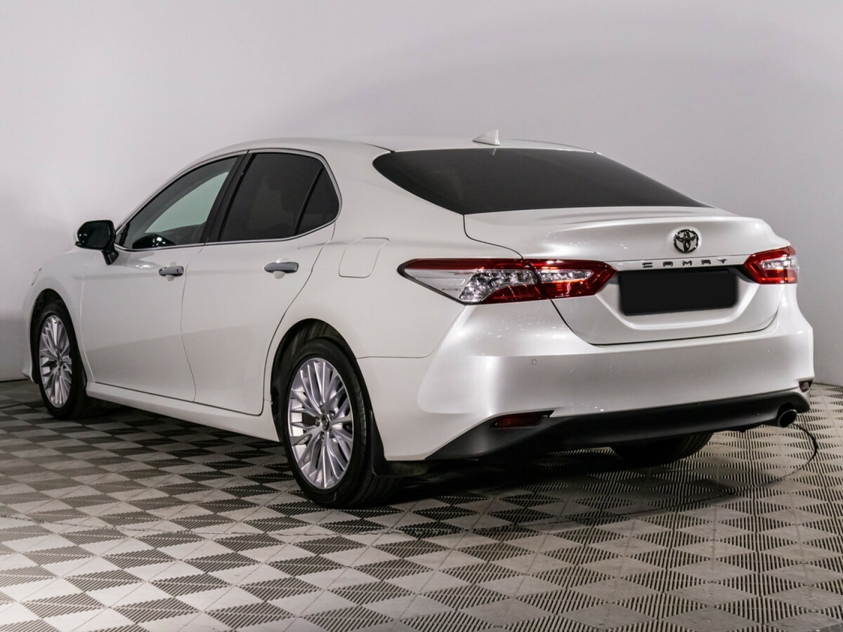 Toyota Camry 2019 года с пробегом. Фото: #6
