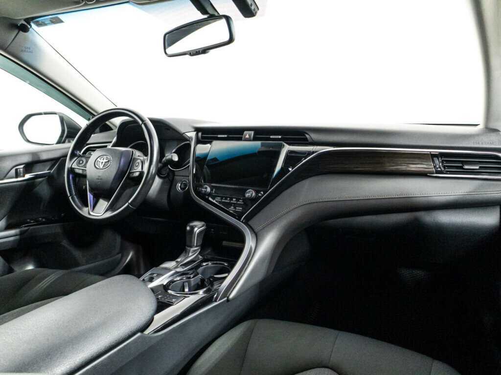Toyota Camry 2021 года с пробегом. Фото: #8