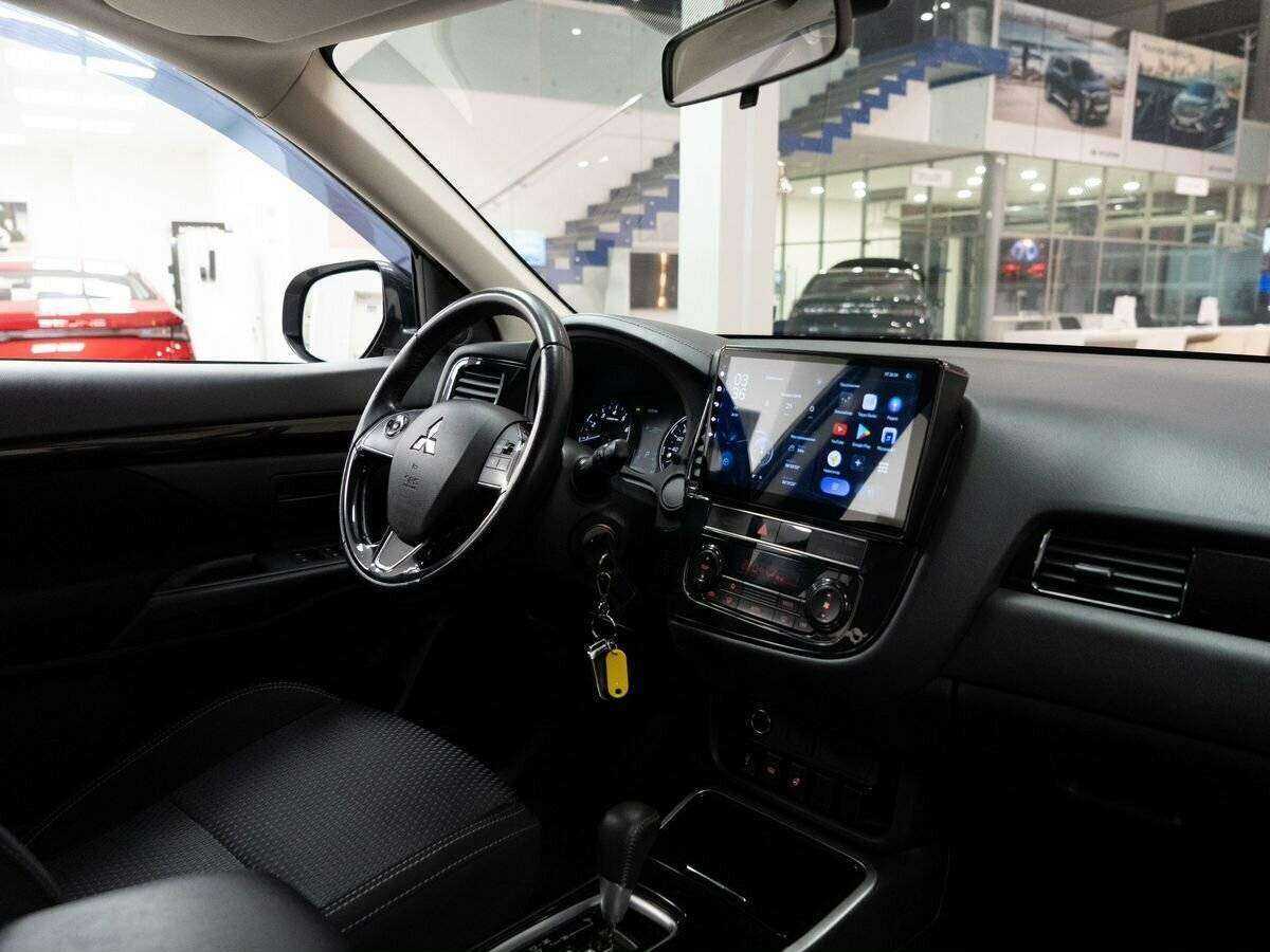 Mitsubishi Outlander 2018 года с пробегом. Фото: #17