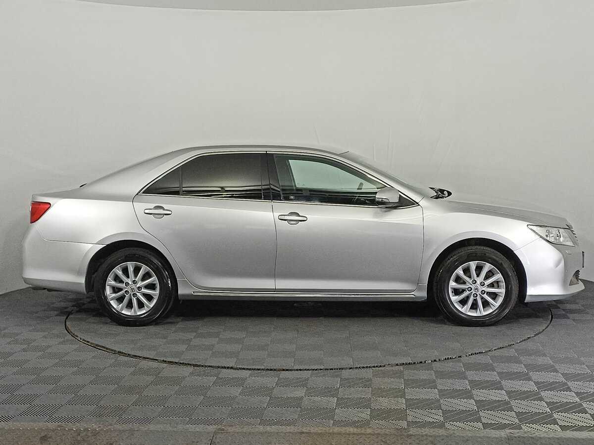 Toyota Camry 2013 года с пробегом. Фото: #3