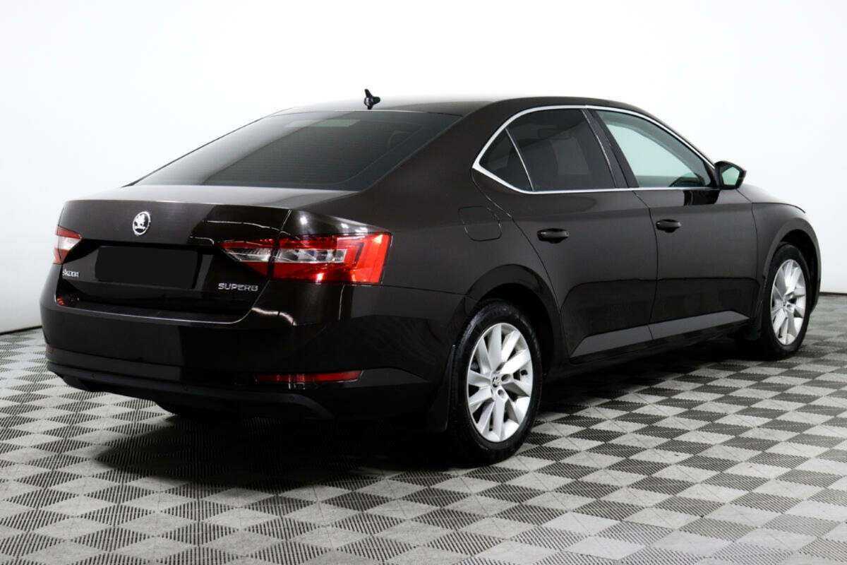 Skoda Superb 2015 года с пробегом. Фото: #4